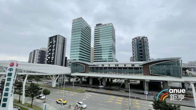 南港從黑鄉變潮城 近10年間中古屋交易占比增幅居冠。(鉅亨網記者張欽發攝)