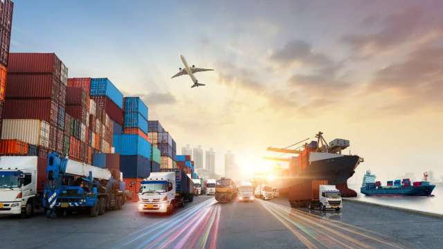 中國4月對美出口下降21% 但對亞洲和歐洲出口飆升(圖:shutterstock)
