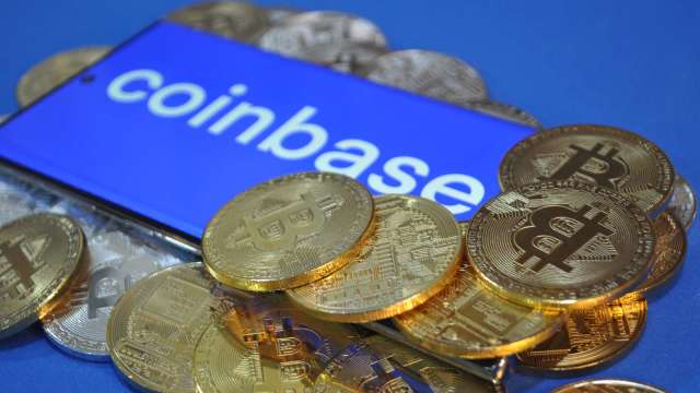 幣圈里程碑!Coinbase下周一加入標普500指數 盤後飆11% (圖:Shutterstock)
