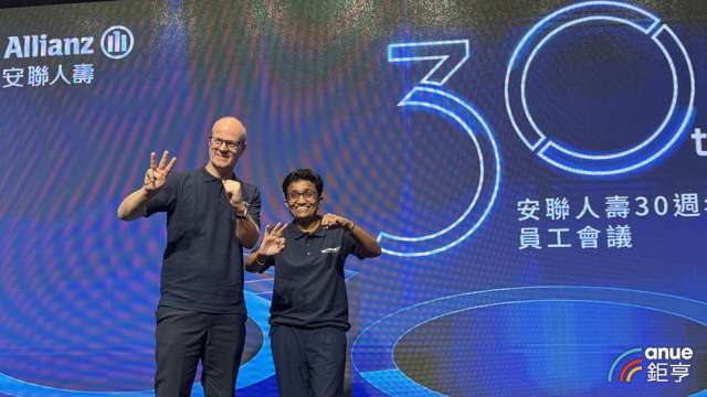 左起為安聯人壽總經理羅偉睿(Joos Louwerier)、安聯集團亞太區執行長艾努莎(Anusha Thavarajah)。(鉅亨網記者陳于晴 攝)