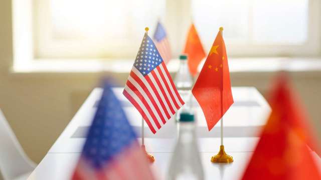 中國正式公告,今天起對美加徵關稅稅率調整為10%。(圖:Shutterstock)
