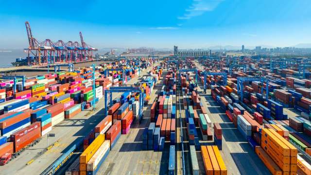 美中關稅休兵 釀新一波搶運潮(圖:shutterstock)