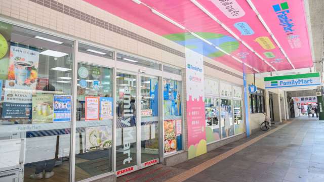 全家推新移民社企新店型。(圖:全家提供)
