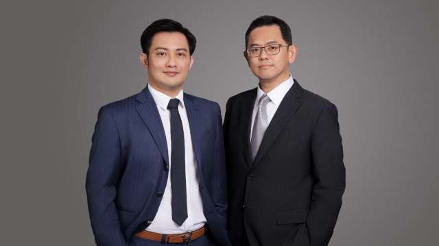 綠岩能源董事長葉孟恒(左)、綠岩能源總經理賴明弘(右)。(業者提供)