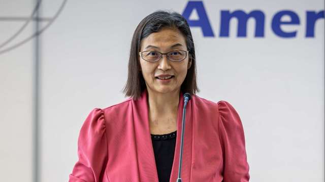 環球晶董事長徐秀蘭正式宣布美國新廠 GlobalWafers America開幕。(圖:業者提供)