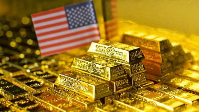 穆迪下調美國評級後 黃金周一小幅走高(圖:shutterstock)