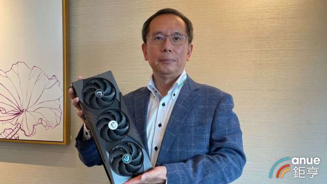 動力董事長許文昉。(鉅亨網記者劉玟妤攝)