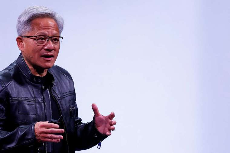 黃仁勳也強調,限制輝達晶片只會迫使中國科技企業將資金投入華為等本土晶片供應商。(圖:REUTERS/TPG)