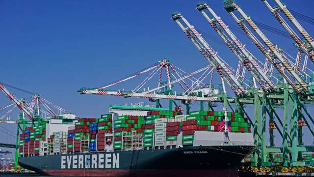 洛杉磯港高層潑冷水 貨櫃運量不會因美中關稅休兵激增 (圖:Reuters/TPG)