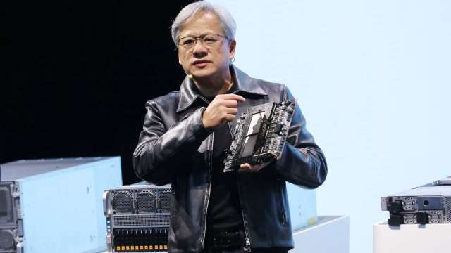 黃仁勳點名下一個數兆美元產業 人形機器人從概念題材逐步落地 。(圖:Shutterstock)
