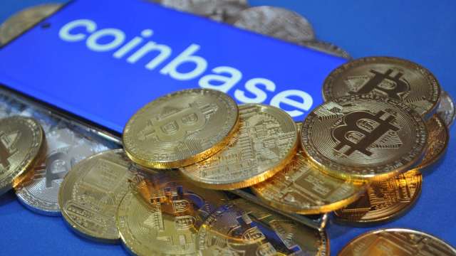 Coinbase納入標普500指數 加密產業邁向主流新里程碑 引FOMO情緒(圖:shutterstock)