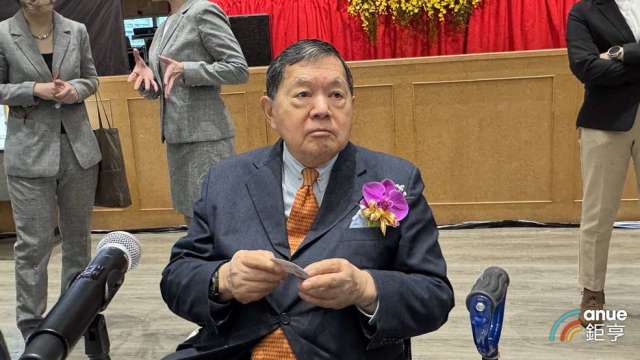 遠東集團總裁暨遠東銀副董徐旭東親自出席遠東銀股東會。(鉅亨網記者陳于晴攝)