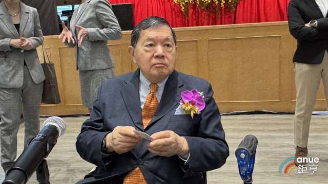 遠東集團總裁、遠東銀行副董事長徐旭東今 (22) 日於遠東銀股東會上談及交棒議題。(鉅亨網記者陳于晴攝)