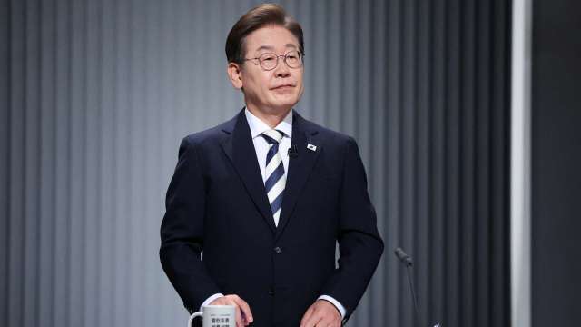 韓總統候選人李在明呼籲延後美韓關稅談判時限,強調互惠外交。(圖:REUTERS/TPG)