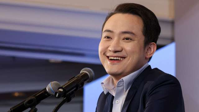 TRON創辦人孫宇晨現身川普加密晚宴成為全場焦點。(圖:REUTERS/TPG)
