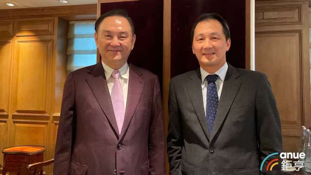 鈺創董事長盧超群(左)、Senti Bio執行長盧冠達(右)。(鉅亨網記者劉玟妤攝)