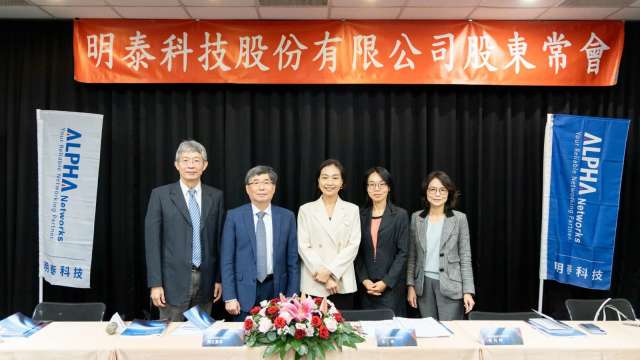〈明泰股東會〉800G 交換器將量產 1.6T 交換器預計年底送樣。(圖:明泰提供)