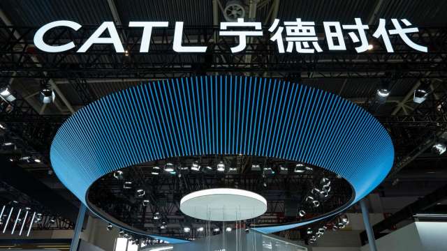 歐洲兩大金屬業領袖稱歐洲在電池技術領域已落後中國太遠,與其競爭不如轉向務實合作。(圖:Shutterstock)