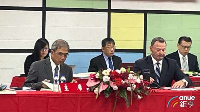仁寶董事長陳瑞聰(左)、總經理Anthony Peter Bonadero(右)。(鉅亨網記者劉玟妤攝)