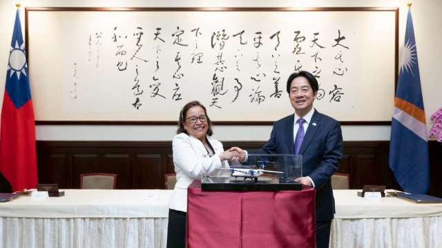 總統賴清德(右)、馬紹爾群島總統海妮(左)。(圖:總統府提供)