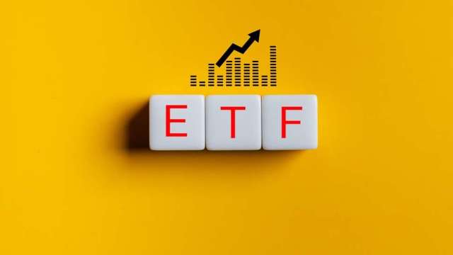 5月ETF績效誰稱王？這檔勇含息報酬率、股價漲幅及人氣最旺三冠王。（圖: shutterstock)