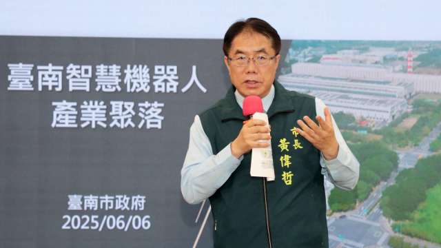 台南市長黃偉哲今提出「智慧機器人產業聚落」落腳台南柳營配合方案。(圖:台南市府提供)