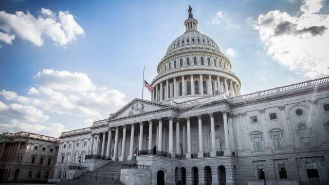 CBO:美國政府最快8月中旬斷炊 比原先預估晚兩周 (圖:Shutterstock)