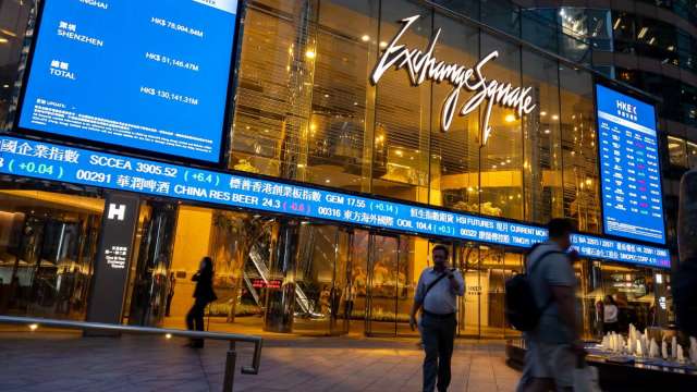逾21%!港股上半年領漲全球下半年怎麼走?三大券商:有望震盪向上 這些族群將爆發