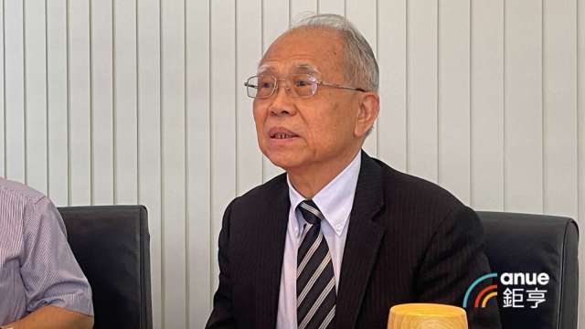 亞力副董事長兼總經理鄭朝彬。(鉅亨網記者劉玟妤攝)