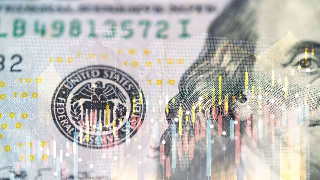 美元周一兌多數主要貨幣走弱,但相對避險貨幣日元走強(圖:Shutterstock)