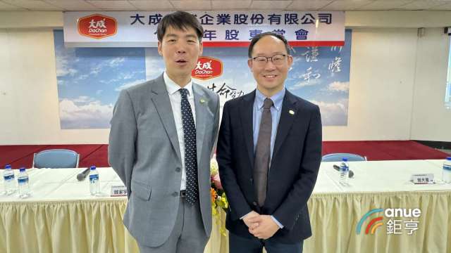 大成集團韓家第三代韓芳豪(右)、韓芳祖首度在今天改選後進入董事會。(鉅亨網記者張欽發攝)