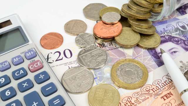 英國央行維持利率不變:擔憂通膨、關稅與地緣政治(圖:shutterstock)