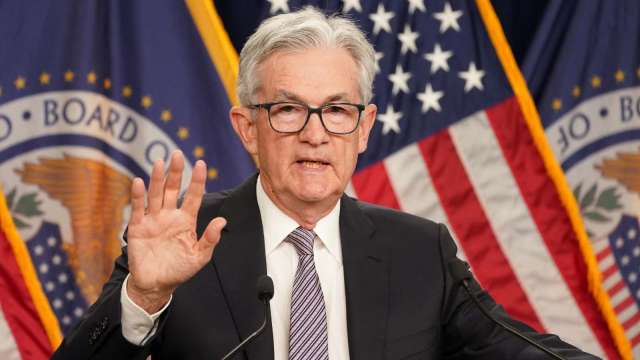 Fed主席鮑爾國會證詞:利率暫時不動 關稅通膨影響尚不明朗(圖:REUTERS/TPG)