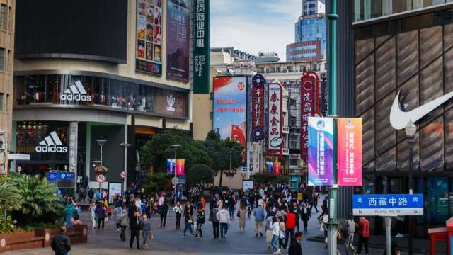 不只是世界工廠!李強:中國正打造「超大型」消費經濟。(圖:shutterstock)