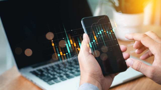外資大買327億元 敲進聯電、華邦電 3天加碼台積電5.39萬張。(圖：shutterstock)