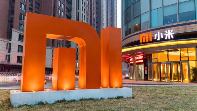小米發表會新品齊發:MIX Flip 2摺疊機、YU7電動車、AI眼鏡亮相(圖:shutterstock)