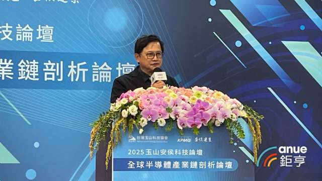 新台幣升值，童子賢：傳產面對升值壓力較大。(鉅亨網記者劉玟妤攝)