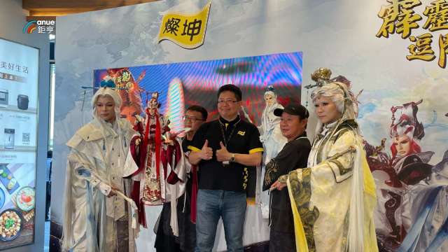 燦坤寵物卡發行3個月破5000張 瞄準中老族群與霹靂合作單店業績成長50%。(鉅亨網記者吳承諦攝)