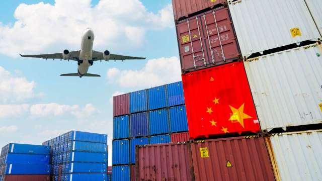 美越達成貿易協定，40%轉運稅被視為劍指中國商品。(圖:Shutterstock)