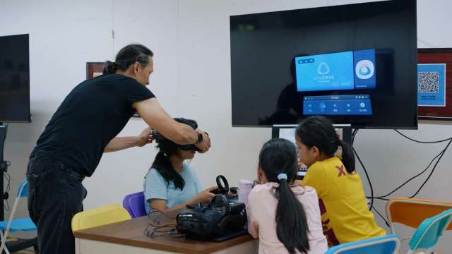 宏達電攜手辛亥國小推動XR課程 VIVERSE Create打入國小教育市場。(圖:宏達電提供)
