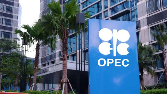 OPEC+八大產油國宣布加快石油增產。(圖:Shutterstock)