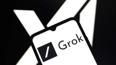 Grok 4來了！馬斯克穿皮衣發表 大讚比研究生更聰明 | 鉅亨網 - 科技