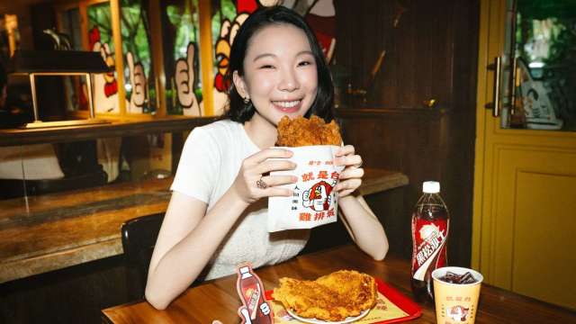 黑松沙士×貓下去不僅推出「就是台 雞排城」聯名套餐，還大玩台味潮流元素。(圖：黑松提供)
