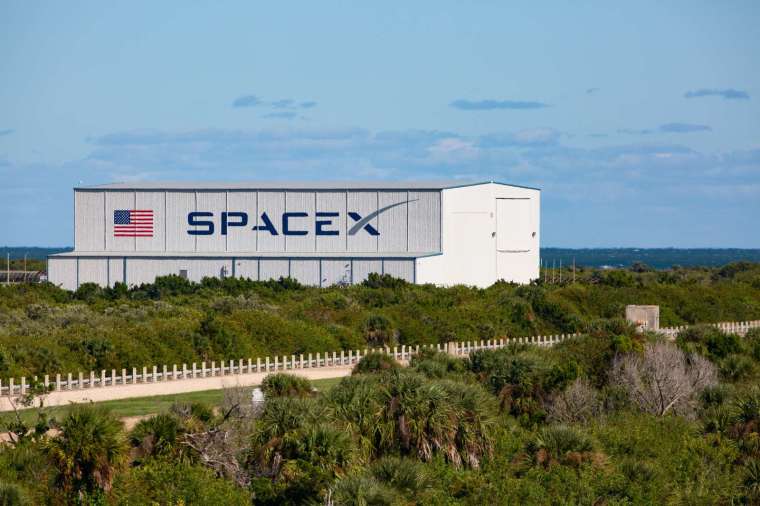 美國國防部叫停多個SpaceX項目。(圖:Shutterstock)