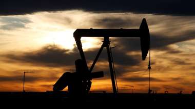 〈能源盤後〉9月可望降息 美俄會談前 川普放話助陣 原油漲2%登1周高點 | 鉅亨網 - 能源