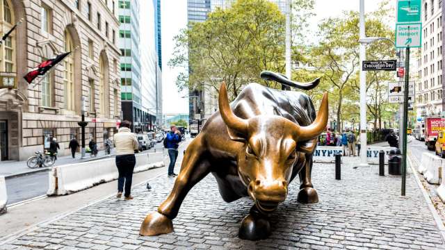 貴金屬「隱形」牛市續升溫 黃金白銀鉑金表現遠勝美股(圖:REUTERS/TPG)