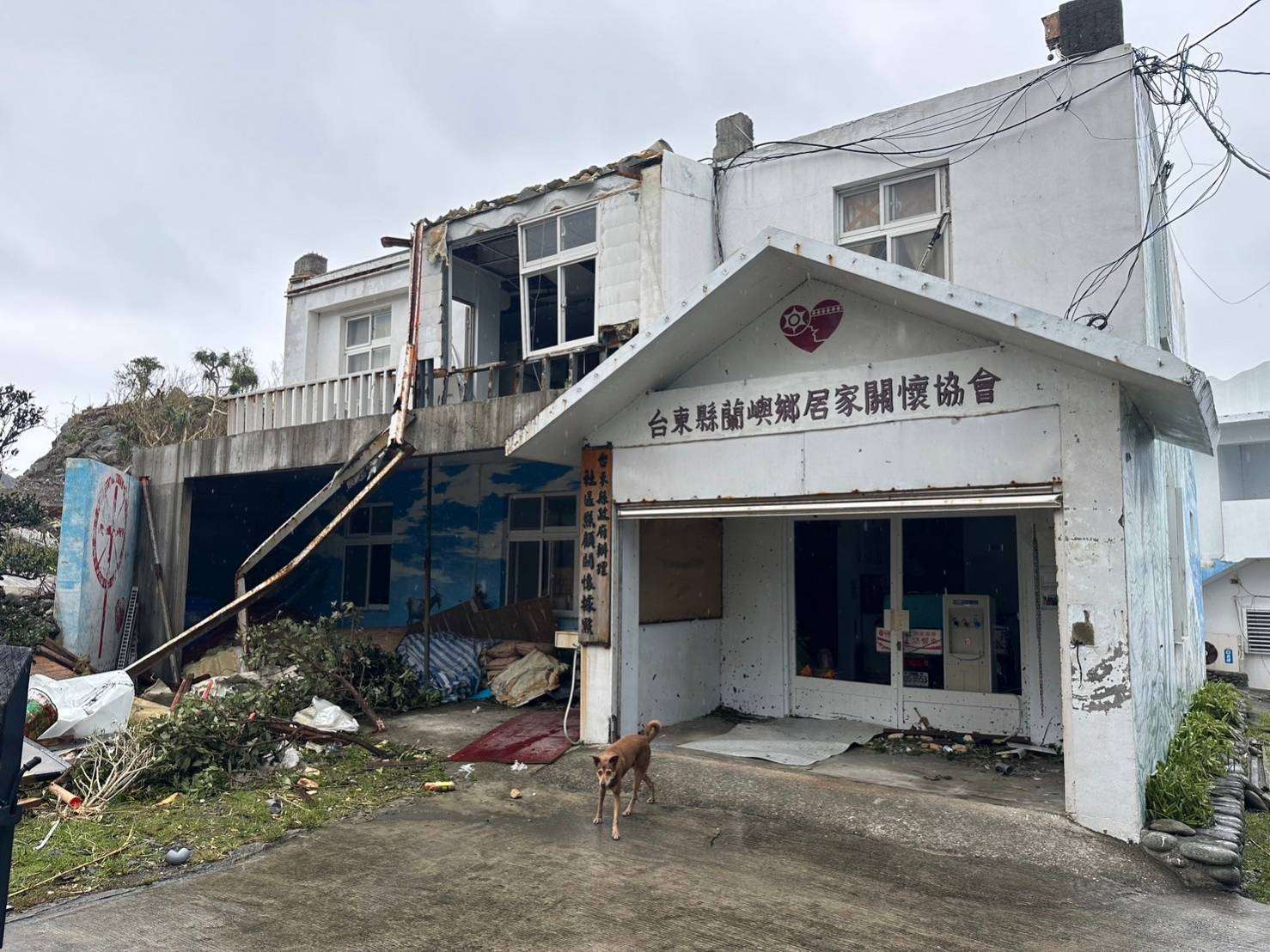 小犬颱風後，助人的協會辦公室也成了「受災戶」（圖：協會提供）