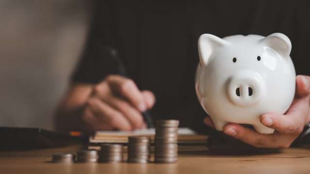 政策釋放新青安貸款利多，營建與房仲族群評價回升：信義、海悅、長虹  (圖:shutterstock)