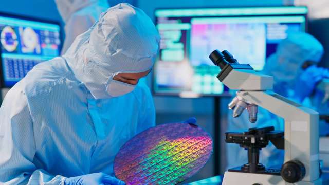 美議員要求實施「更廣泛」禁令 限制晶片製造工具售予中國(圖:shutterstock)