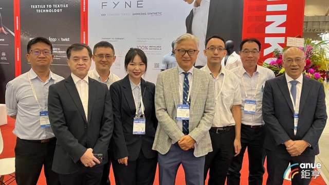 新纖董事長吳東昇率隊參加紡織展。(鉅亨網記者彭昱文攝)